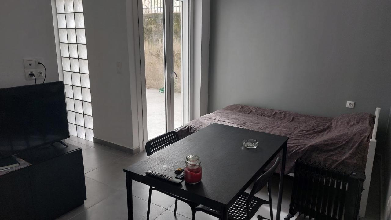 Cozy Nest Apartment Athena Bagian luar foto